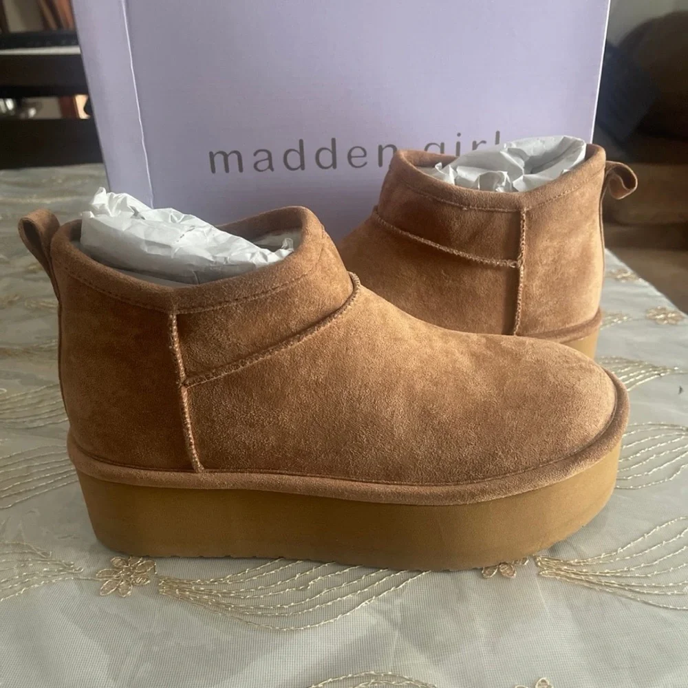Madden Girl chic tan